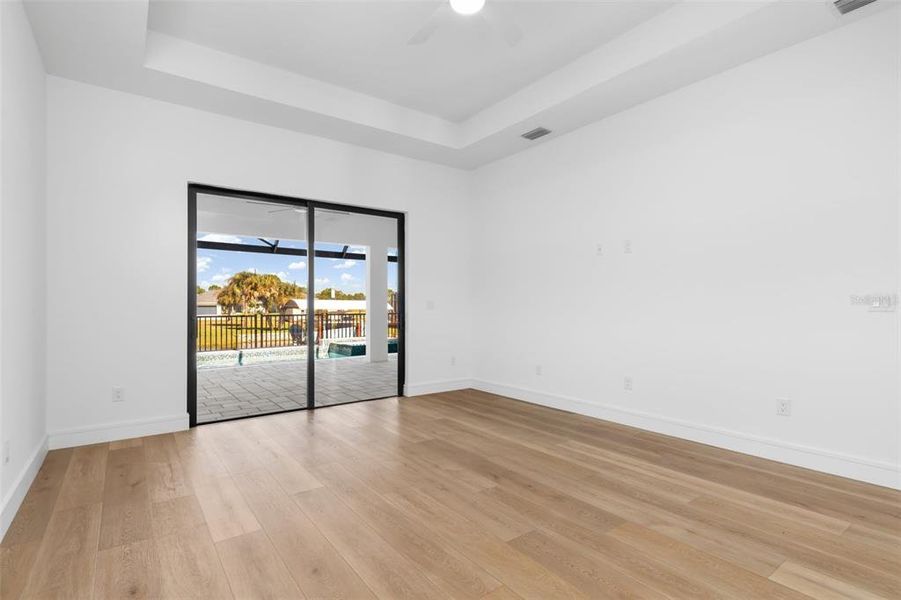 Spacious, unfurnished interior of a new home in , Port Charlotte (Image 33).