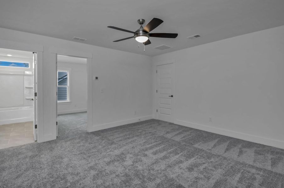 Spacious, unfurnished interior of a new home in Clubside Reserve at Summerlake, Lexington (Image 47).