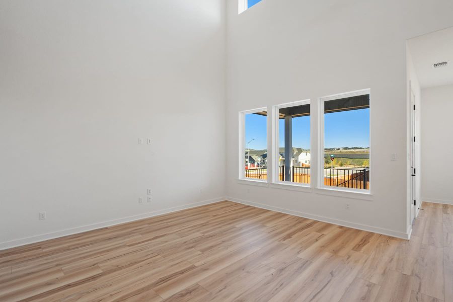 Spacious, unfurnished interior of a new home in Lariat, Liberty Hill (Image 27).