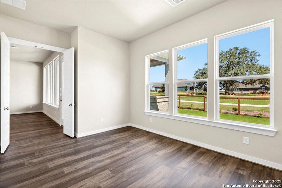 Spacious, unfurnished interior of a new home in The Crossvine, Schertz (Image 16).