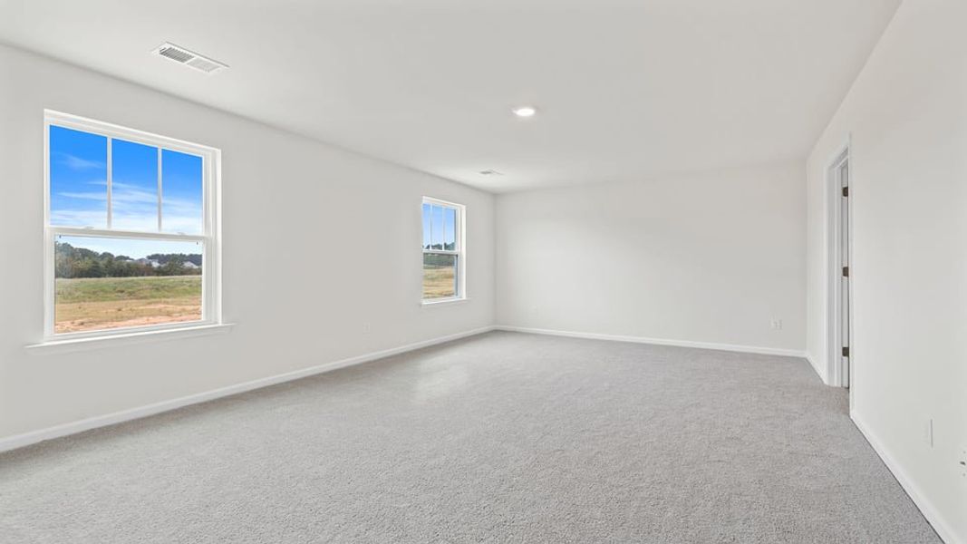 Spacious, unfurnished interior of a new home in Harrier Point, Woodruff (Image 28).