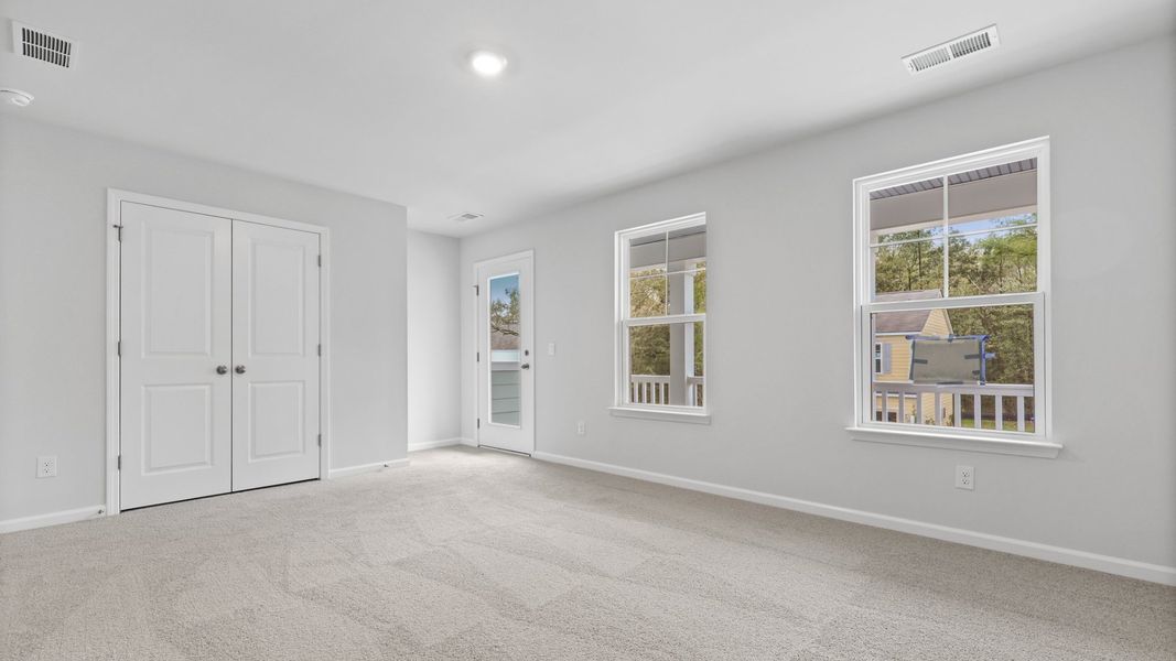 Representative unfurnished interior of a home built from the HARBOR OAK by D.R. Horton in Founders Corner, Summerville (Image 46).