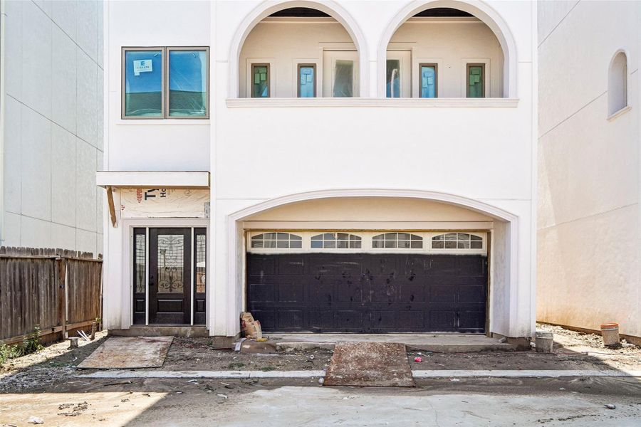 Exterior details and patio area of a home in , Houston (Image 17).