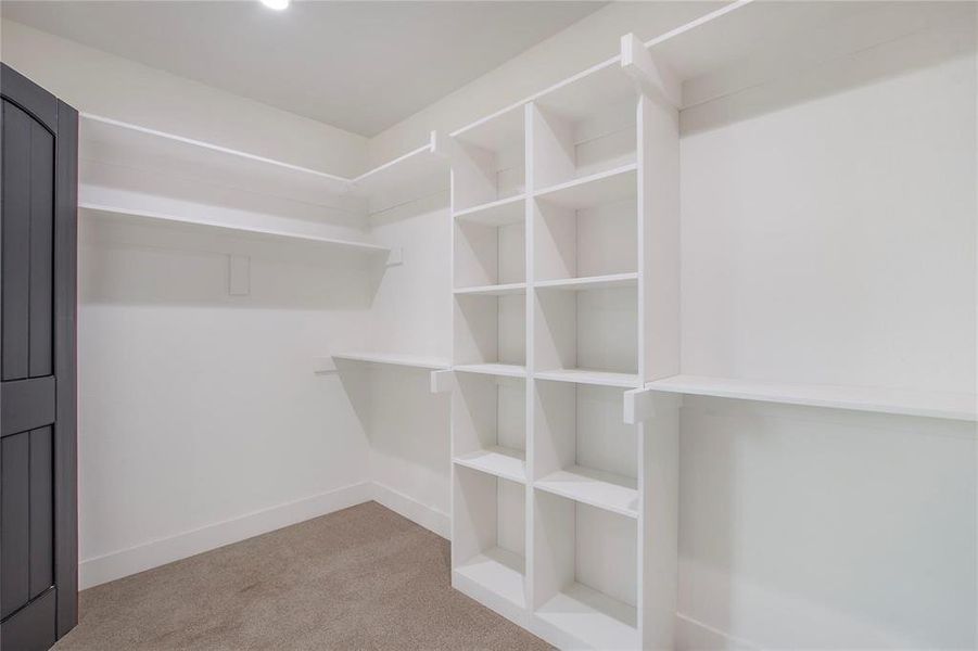 Spacious, unfurnished interior of a new home in , Richardson (Image 23).