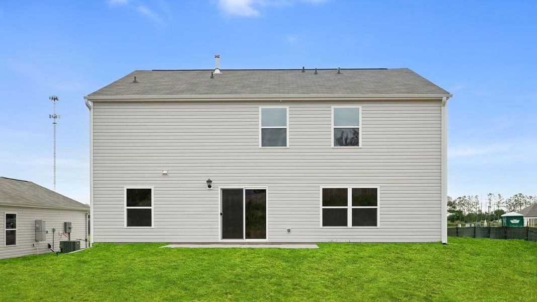 Exterior details and patio area of a home in Cascade Point, Seneca (Image 3).