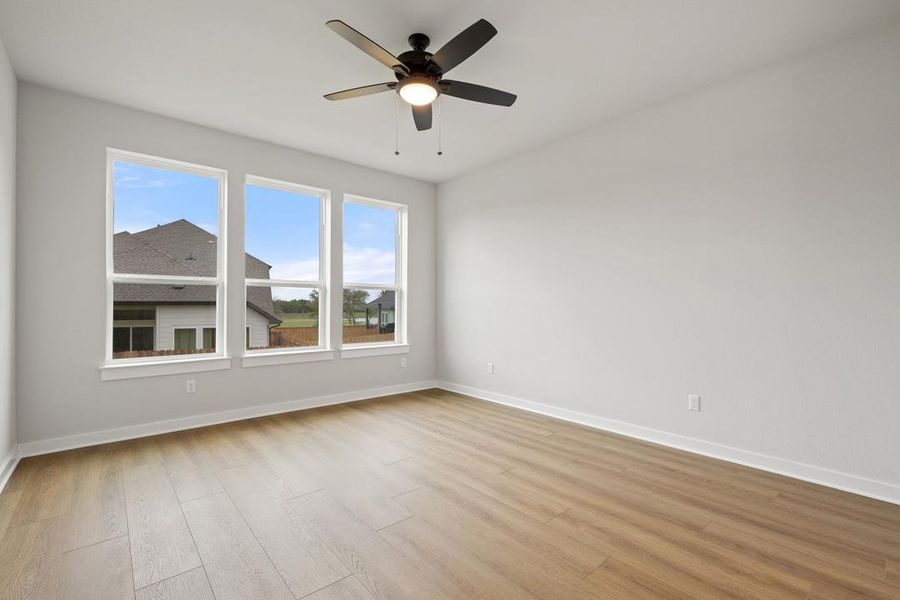 Spacious, unfurnished interior of a new home in Heritage, Dripping Springs (Image 25).