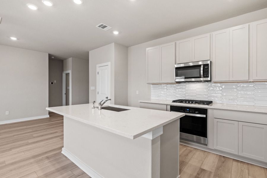 4br New Home in Elgin, TX.  - Slide 9