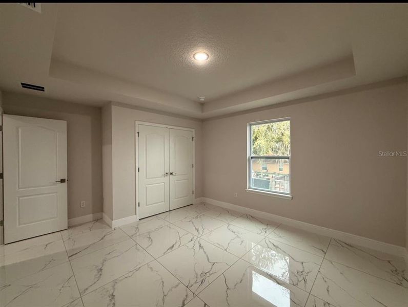 Spacious, unfurnished interior of a new home in , Kissimmee (Image 18).