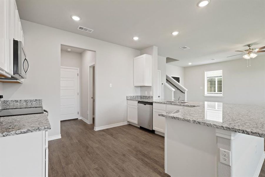 Furnished interior view inside a new home in Deer Creek, Fort Worth (Image 6). Furnished interior view inside a new home in Deer Creek, Fort Worth (Image 6).