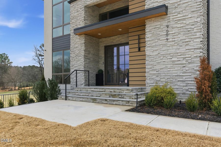 9009 Meadow Pointe Ct (95)