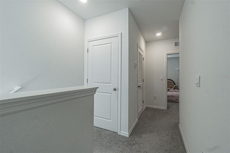 Spacious, unfurnished interior of a new home in Chelsea Court, Tampa (Image 18).