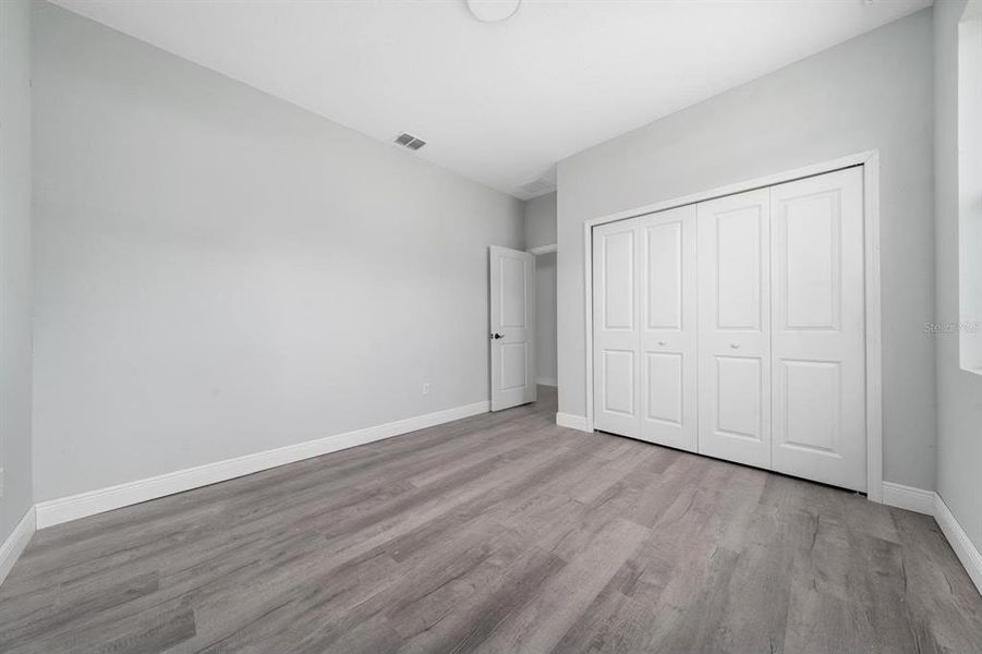 Spacious, unfurnished interior of a new home in , Ocala (Image 11).