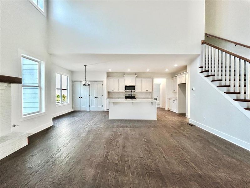 Spacious, unfurnished interior of a new home in , Waleska (Image 13).