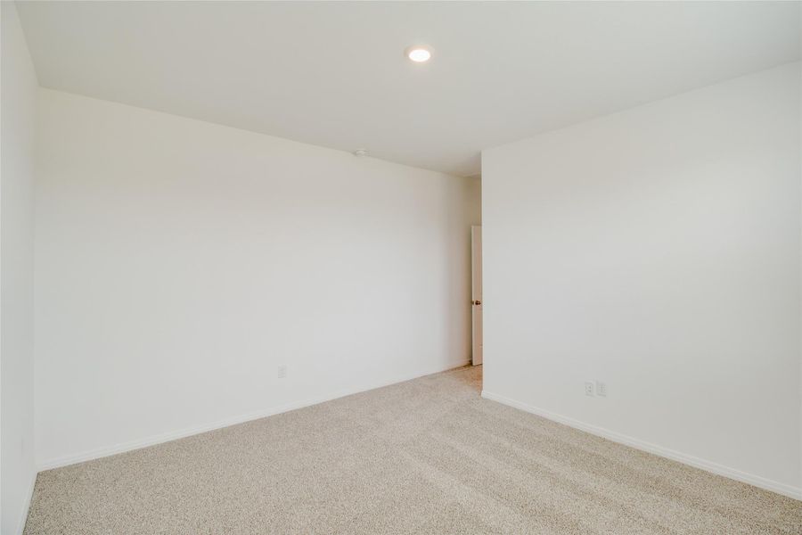 Spacious, unfurnished interior of a new home in Talavera, Kyle (Image 12).