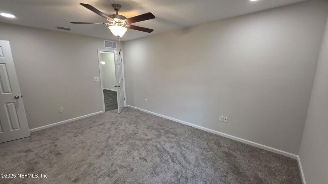 Spacious, unfurnished interior of a new home in , Jacksonville (Image 11).