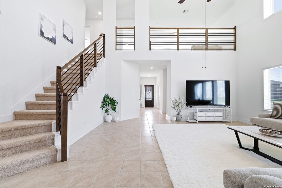 Furnished interior view inside a new home in , Seguin (Image 7).