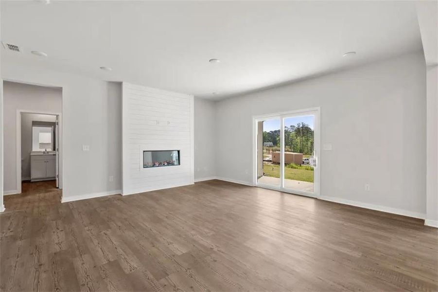 Spacious, unfurnished interior of a new home in Parkview Estates, South Fulton (Image 17).