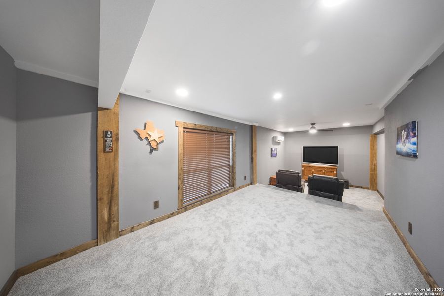 Spacious, unfurnished interior of a new home in , Lakehills (Image 19).