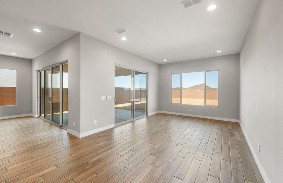 Spacious, unfurnished interior of a new home in Visara, Surprise (Image 24).