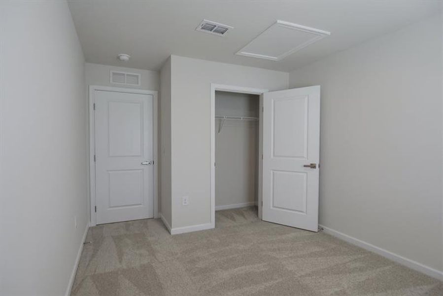 Spacious, unfurnished interior of a new home in Beech Glen, Anderson (Image 13).
