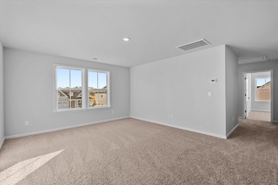 Spacious, unfurnished interior of a new home in Rogers Spring, Graham (Image 35).
