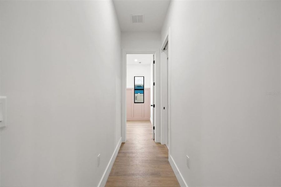 Spacious, unfurnished interior of a new home in , Tampa (Image 25).