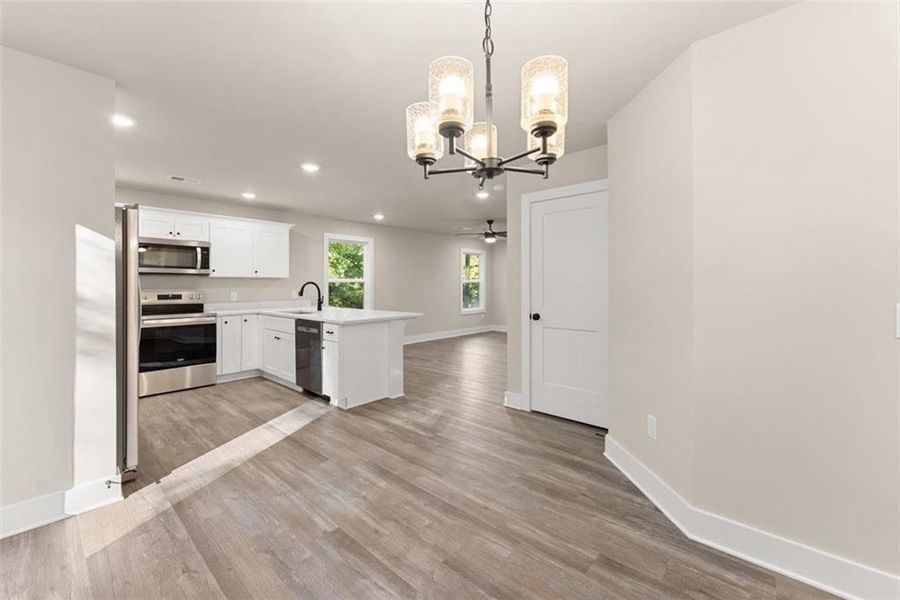 Spacious, unfurnished interior of a new home in , Gainesville (Image 19).