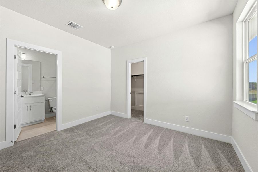 Spacious, unfurnished interior of a new home in Santa Rita Ranch, Liberty Hill (Image 37).