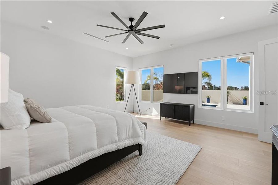 Furnished interior view inside a new home in , Orlando (Image 46).