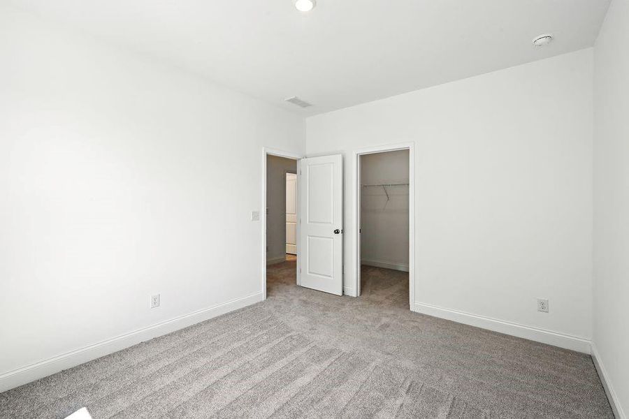 Spacious, unfurnished interior of a new home in Bennett Farm, Loganville (Image 23).