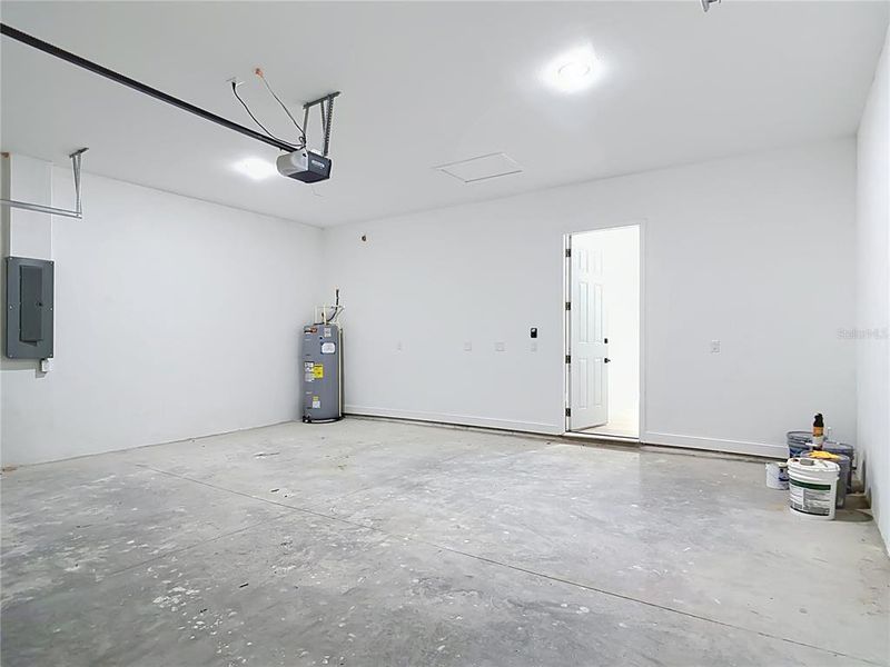 Spacious, unfurnished interior of a new home in , Port Charlotte (Image 48). Spacious, unfurnished interior of a new home in , Port Charlotte (Image 48).