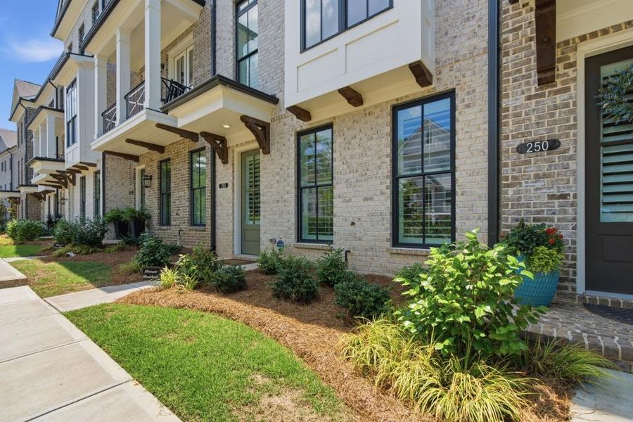 Exterior details and patio area of a home in , Alpharetta (Image 4).