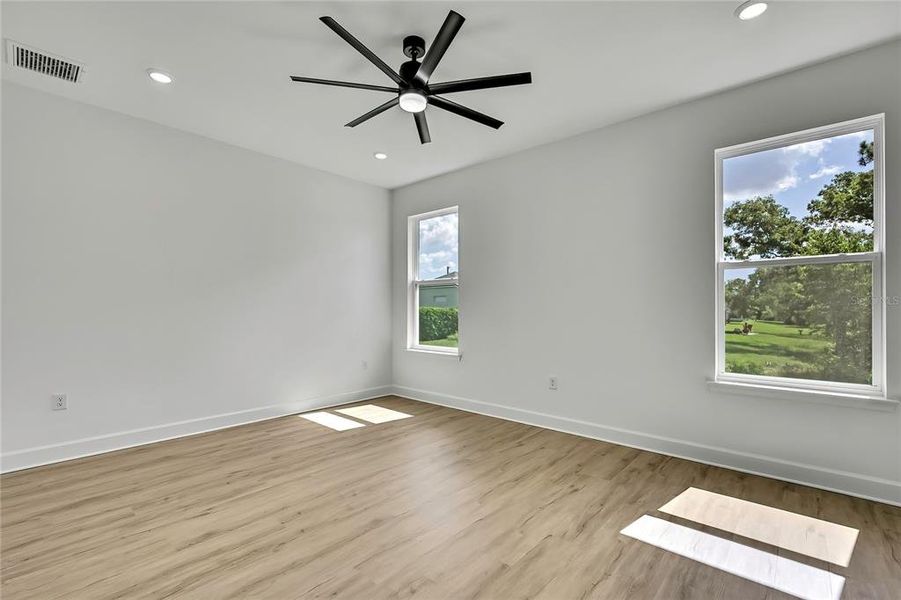 Spacious, unfurnished interior of a new home in , Spring Hill (Image 19).
