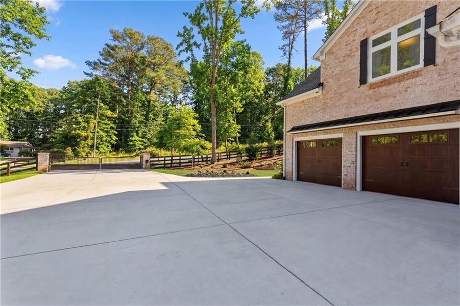 Exterior details and patio area of a home in , Alpharetta (Image 3).
