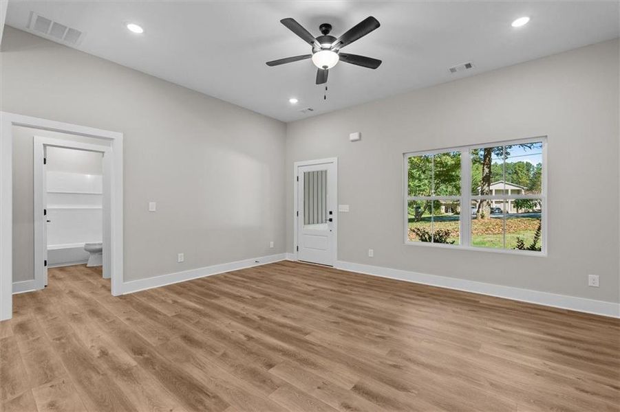 Spacious, unfurnished interior of a new home in , Carrollton (Image 18).