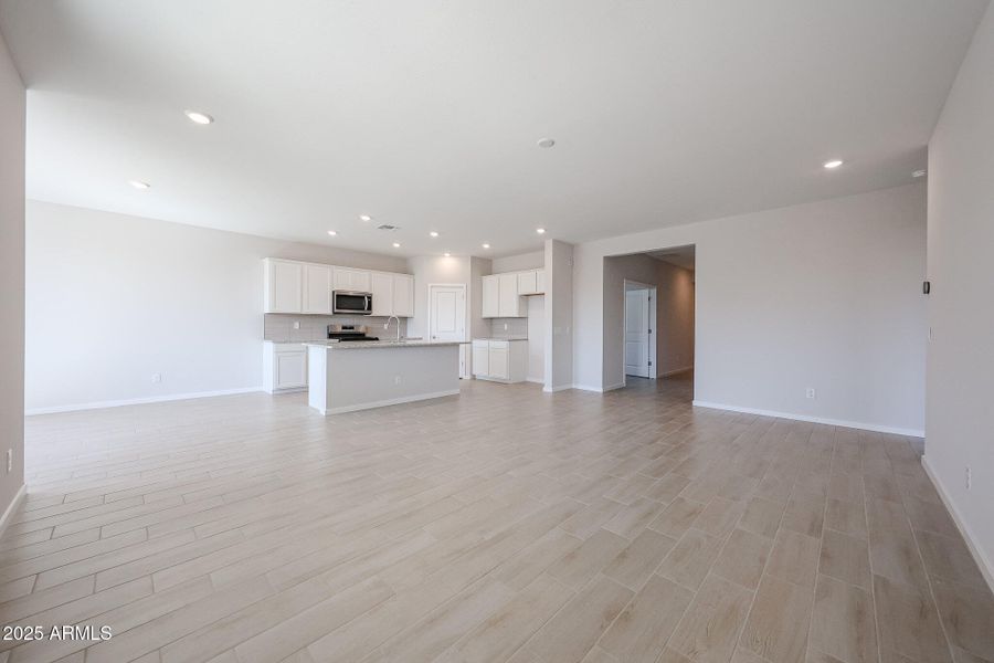 06.1_RED-74-Century-Communities_open-con