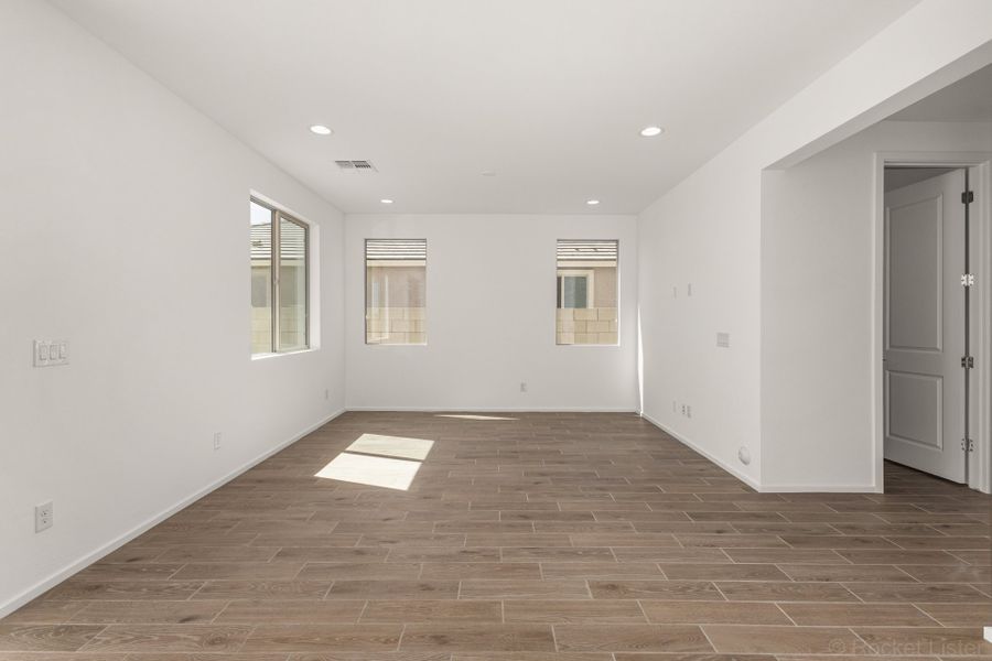 Spacious, unfurnished interior of a new home in Elara at Moonlight, Maricopa (Image 9). Spacious, unfurnished interior of a new home in Elara at Moonlight, Maricopa (Image 9).