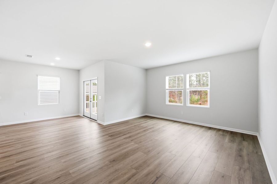Spacious, unfurnished interior of a new home in Grand Arbor, Blythewood (Image 15).