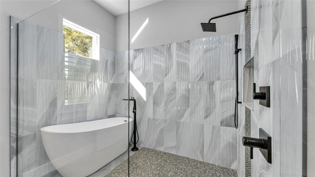 Furnished interior view inside a new home in , Winter Haven (Image 32).