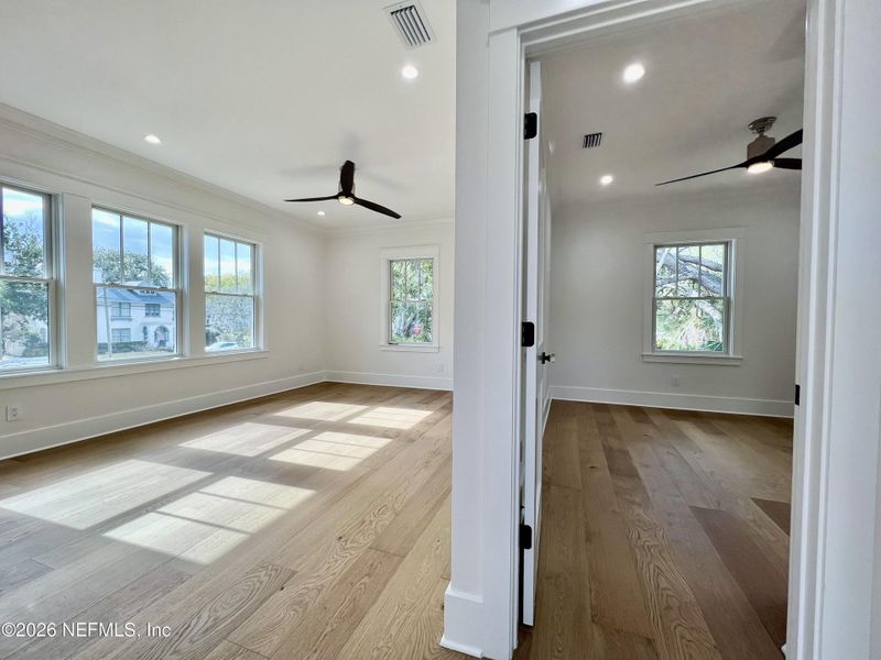 Spacious, unfurnished interior of a new home in , Jacksonville (Image 25).
