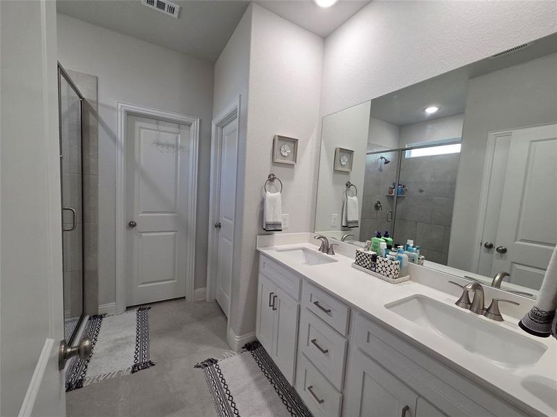 Furnished interior view inside a new home in , Wylie (Image 27).