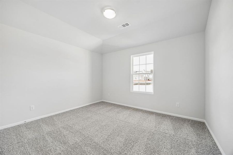 Spacious, unfurnished interior of a new home in Santorini, Seagoville (Image 13).