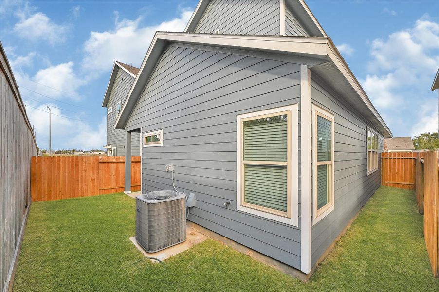 Exterior details and patio area of a home in Aldine Pines, Houston (Image 18). Exterior details and patio area of a home in Aldine Pines, Houston (Image 18).