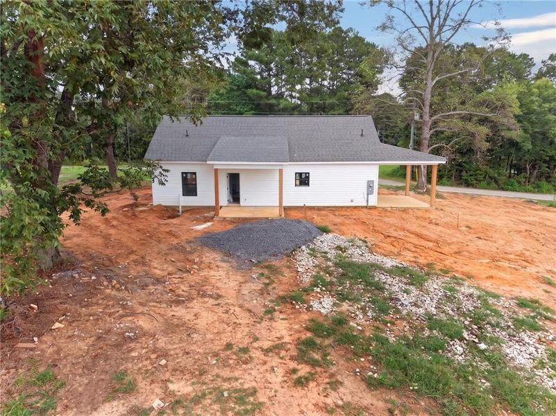 Exterior details and patio area of a home in , Rockmart (Image 3).