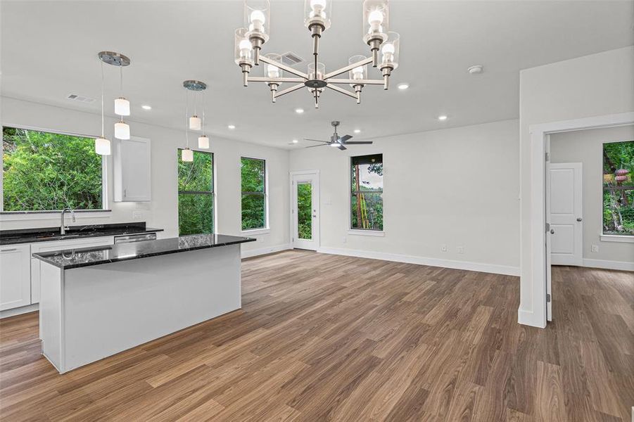 Spacious, unfurnished interior of a new home in , Granbury (Image 23).