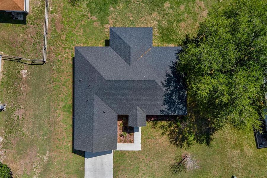 Exterior details and patio area of a home in , Lady Lake (Image 26).