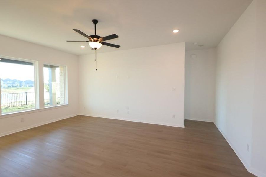 Spacious, unfurnished interior of a new home in Oakwood Estates, Waller (Image 14). Spacious, unfurnished interior of a new home in Oakwood Estates, Waller (Image 14).