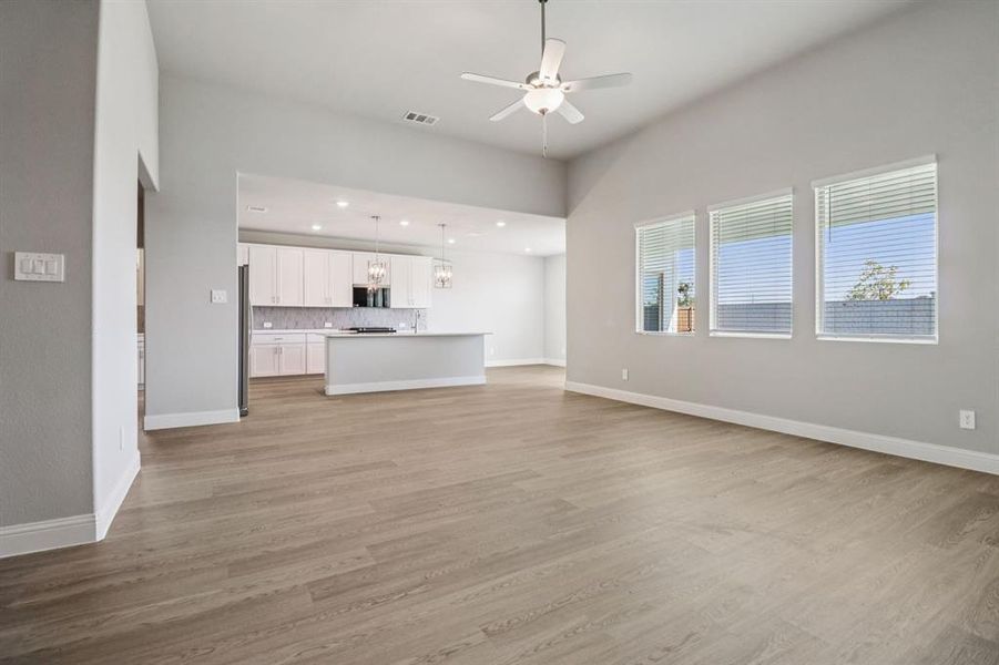 Spacious, unfurnished interior of a new home in Lakehaven - Premier Series, Farmersville (Image 28).