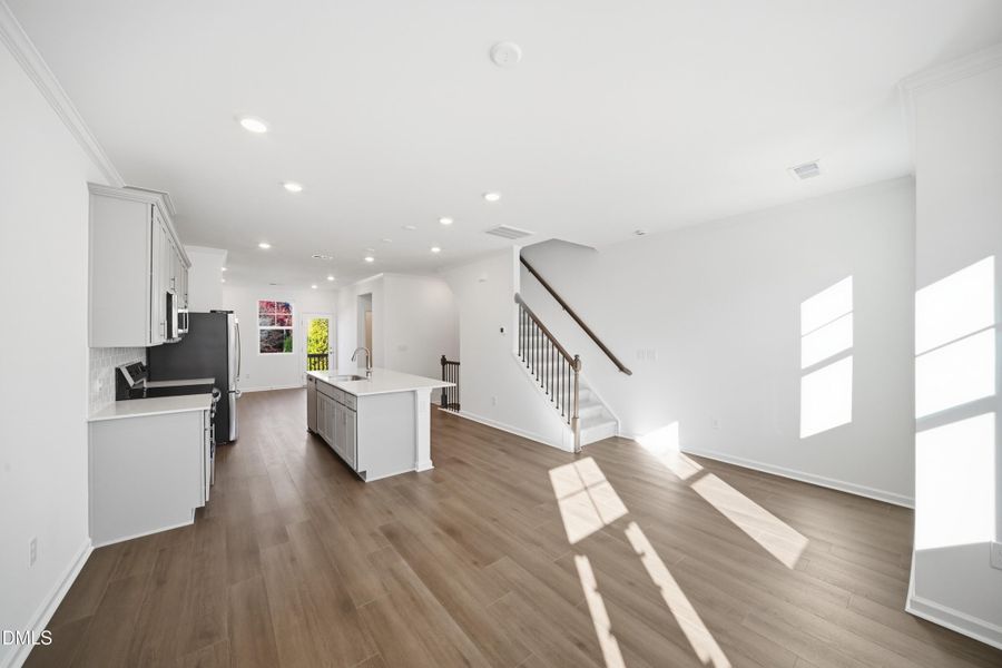 SUN_ElmGrove_Pic_Wyatt_Dining_2of2 SUN_ElmGrove_Pic_Wyatt_Dining_2of2