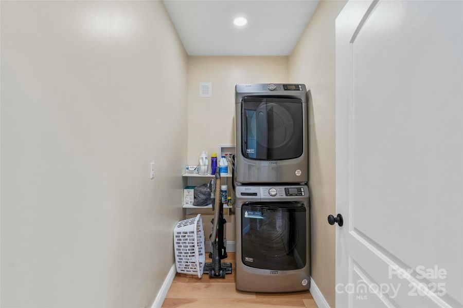 Furnished interior view inside a new home in , Lake Lure (Image 16).